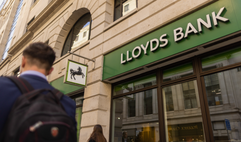 Lloyds Shares Price Surpasses 50p Mark, Eyes Set on 60p and Beyond